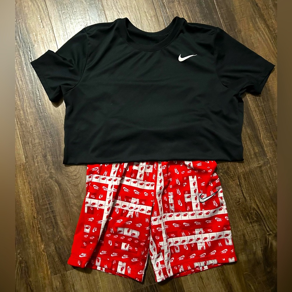 ♥️Nike ♥️set of Black Tee Boys 6 and Nike Red Swoosh Graphic Shorts XS